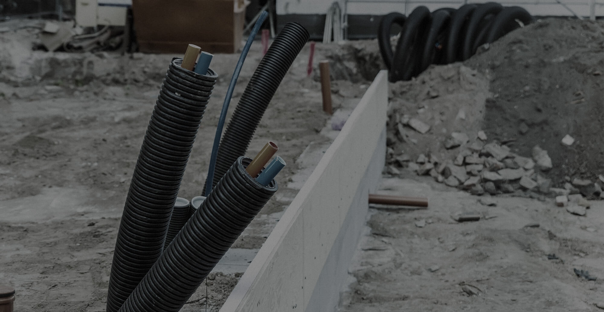 仕上がりで、信頼に応える。 静岡県静岡市を拠点に電気工事・電気土木工事を手がける株式会社芹澤電気工事